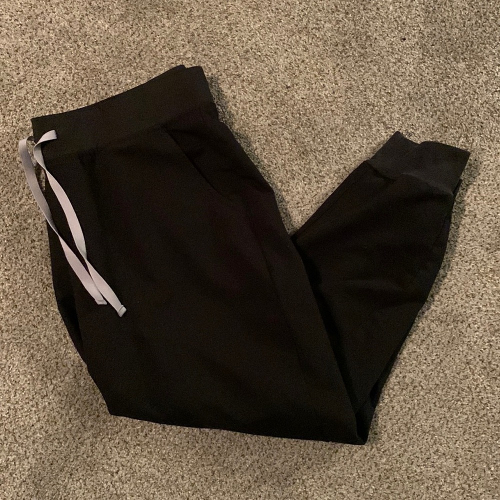 FIGS black jogger scrub pants for women